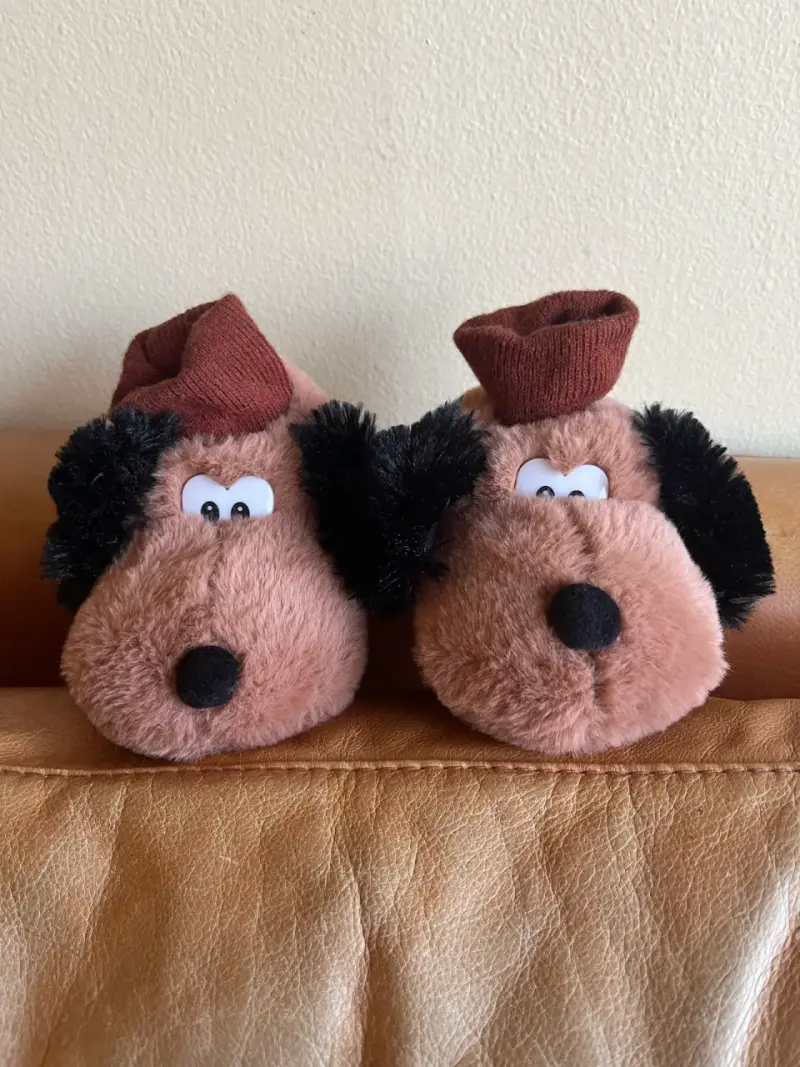 Pantuflas de perro para niños