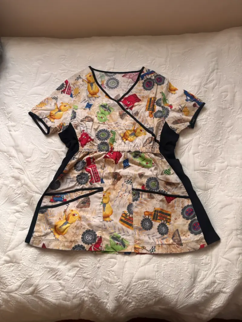Uniforme médico estampada con dibujos animados - 1