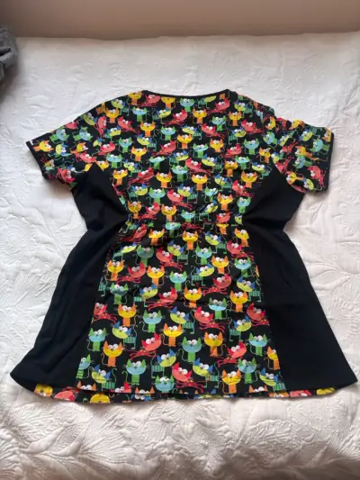 Uniforme  médica estampada de gatos colorida - miniatura 2