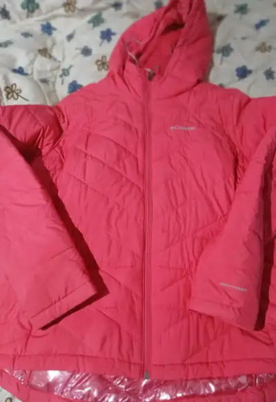 Chaqueta Columbia roja acolchada para invierno - miniatura 3