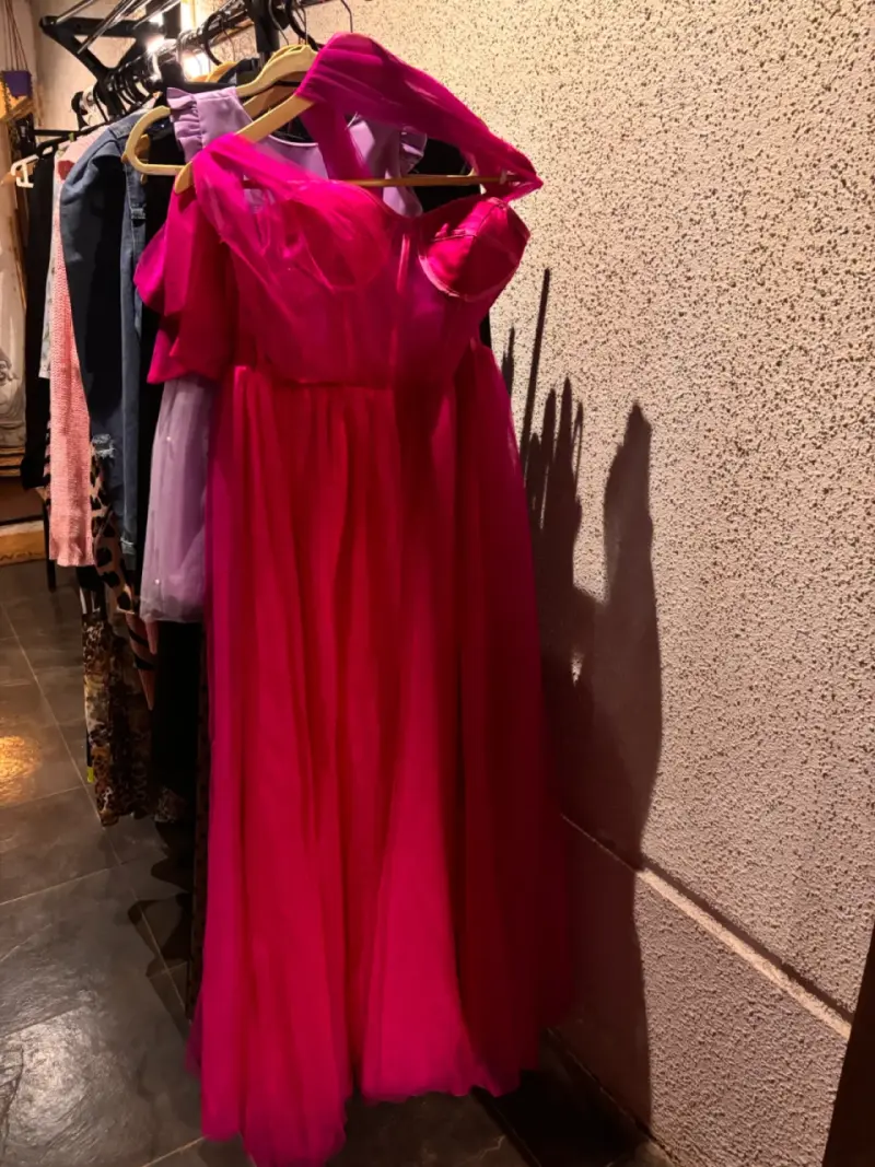 Vestido largo fucsia de tul elegante - 3