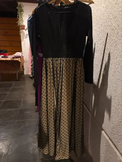 Vestido largo negro con puntos - miniatura 3