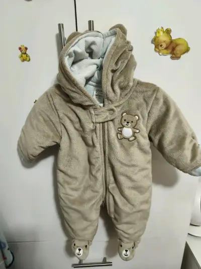 Enterito de bebé Carter's con capucha - miniatura 1