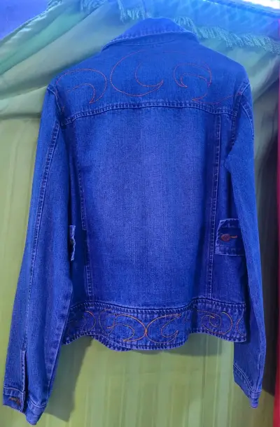 Chaqueta de mezclilla con bordado decorativo - miniatura 2