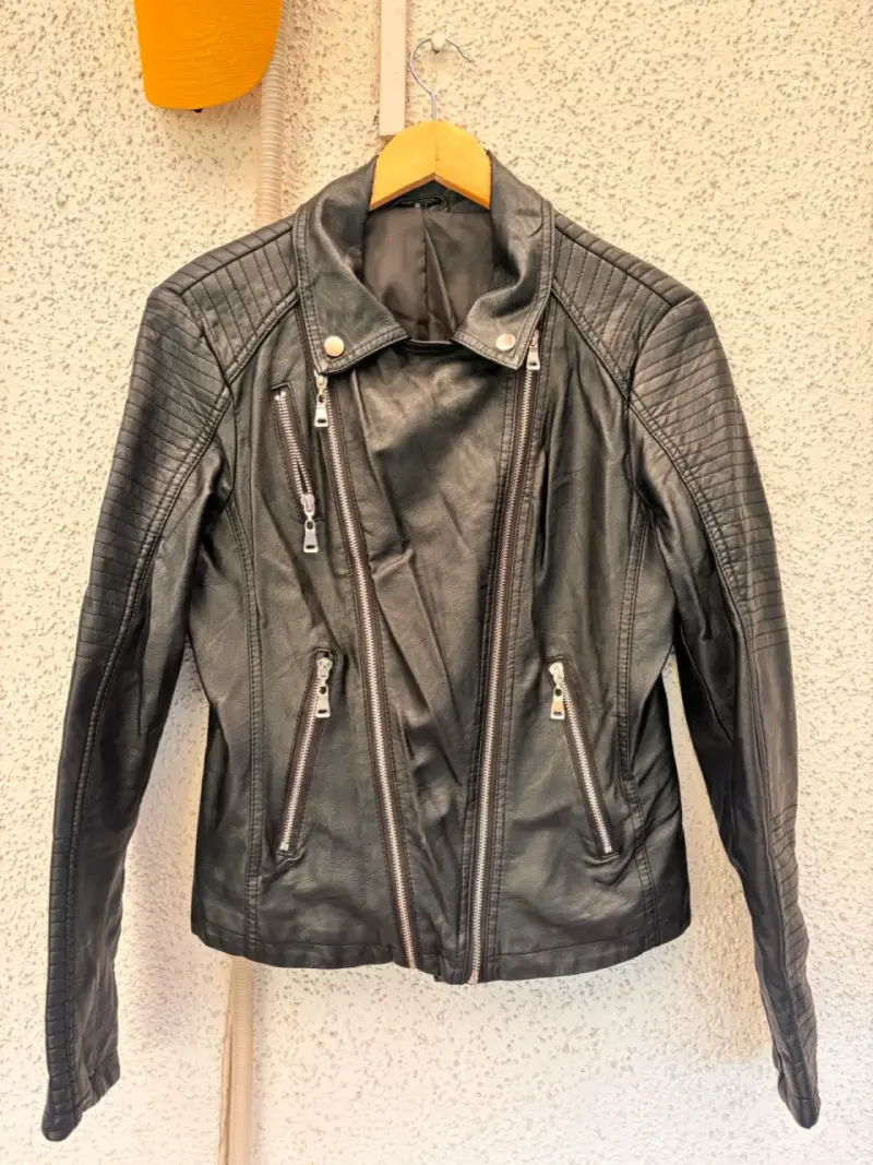 Chaqueta de cuero negra estilo motociclista - 2