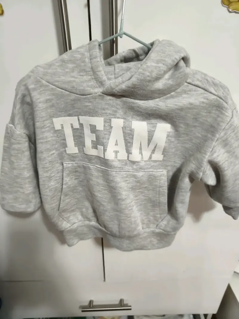 Polerón gris con capucha para niño 'TEAM'