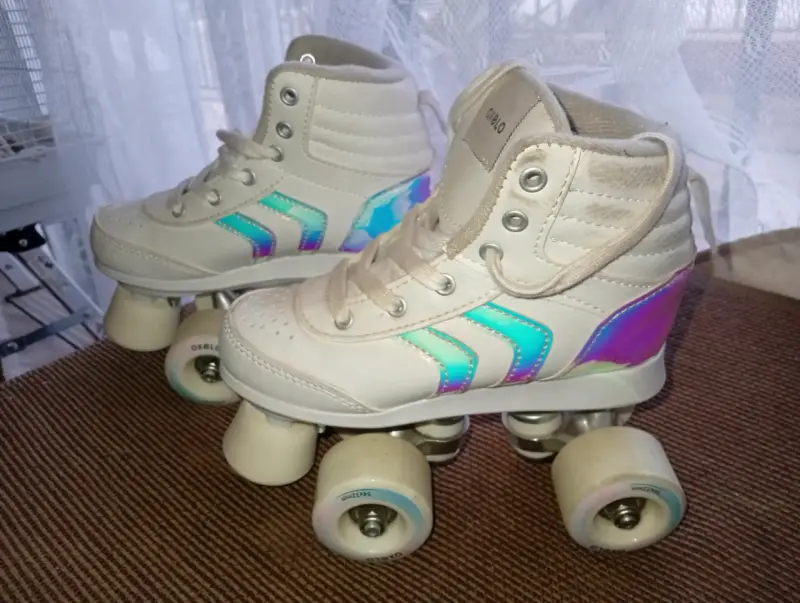 Patines de cuatro ruedas Oxelo blancos con detalle - 1