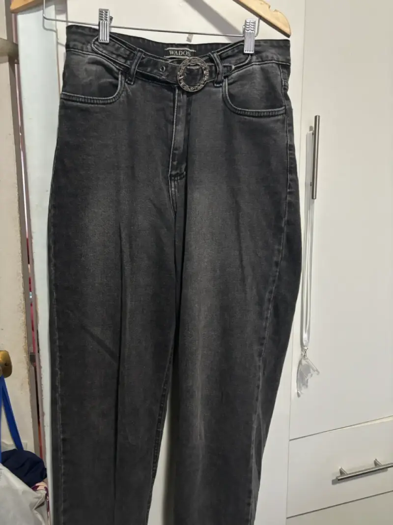 Jeans negros Wados con cinturón - 1
