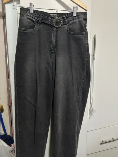 Jeans negros Wados con cinturón - miniatura 1