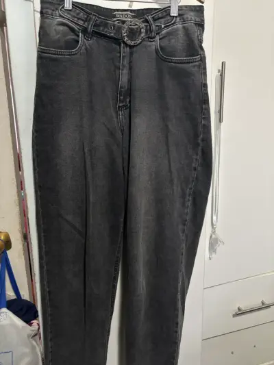 Jeans negros Wados con cinturón - miniatura 2