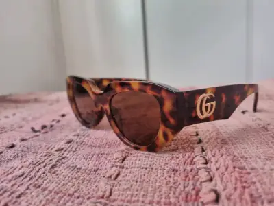 Gafas de sol estilo carey con logo GG - miniatura 1