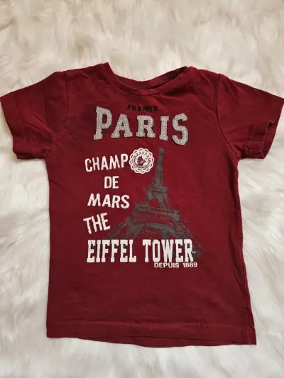 Polera roja con diseño de París - miniatura 1