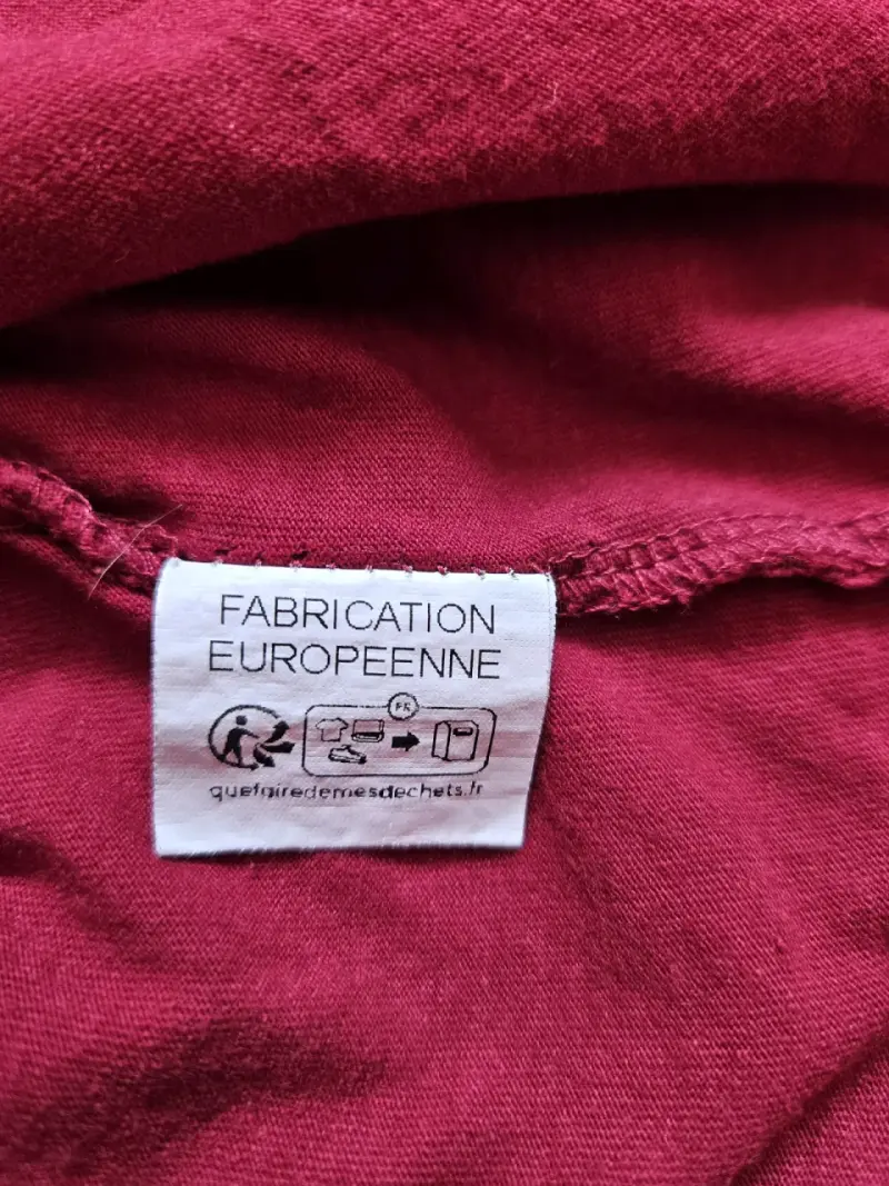 Polera roja con diseño de París - 5