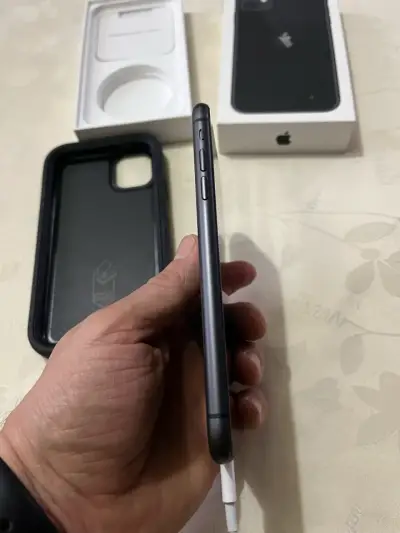 iPhone11 64GB cable original + carcasa - miniatura 4