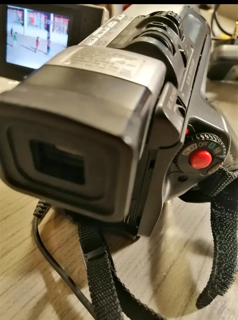 Cámara de video JVC con accesorios - 3
