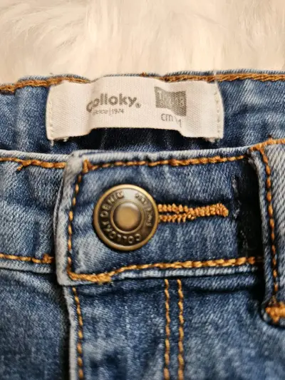 Jeans de mezclilla para niños con diseño desgastado - miniatura 4