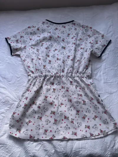 Blusa médica estampada con ositos - miniatura 2