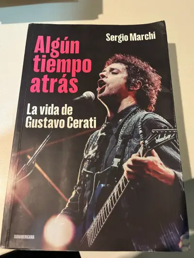 Libro 'Algún tiempo atrás' de Gustavo Cerati - miniatura 1