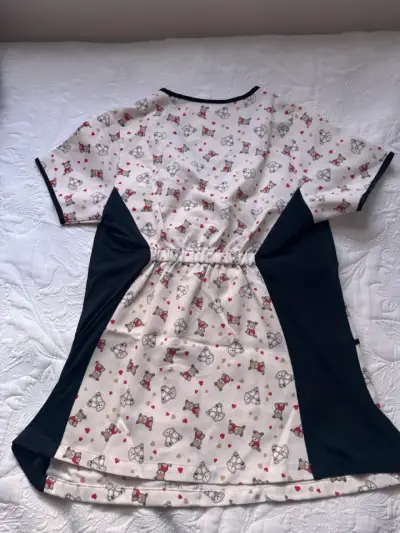 Blusa médica estampada con ositos - miniatura 2