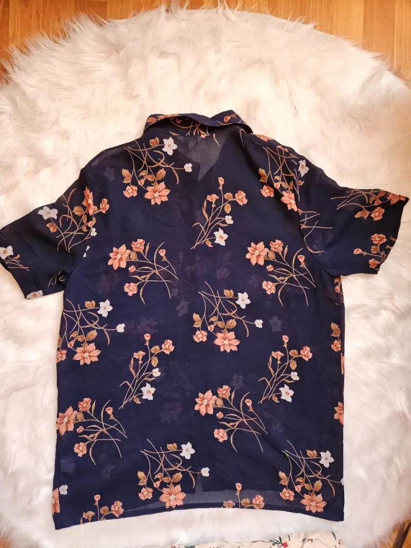 Blusa floral azul de manga corta - 2