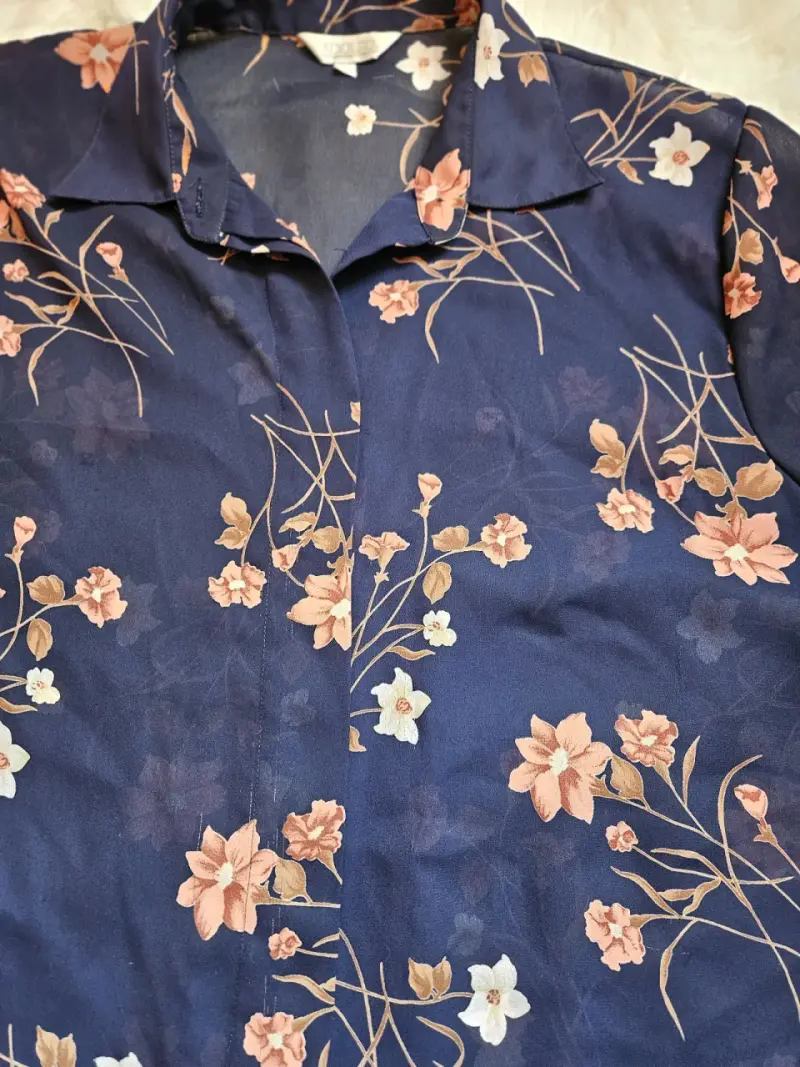 Blusa floral azul de manga corta - 3