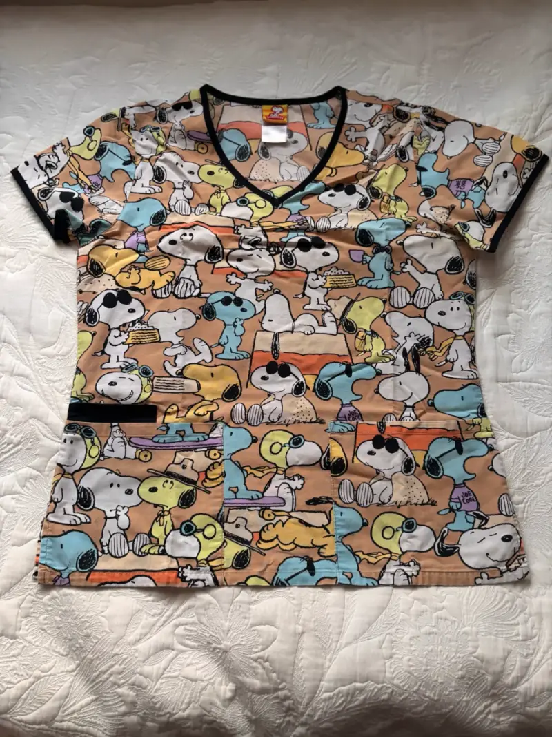 Uniforme clínico estampada Snoopy multicolor - 1