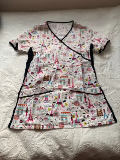 Uniforme médica estampada París - miniatura 1
