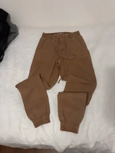 Pantalones jogger marrones para mujer - miniatura 1