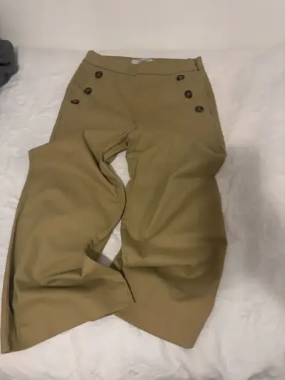 Pantalones anchos color beige con botones - miniatura 2