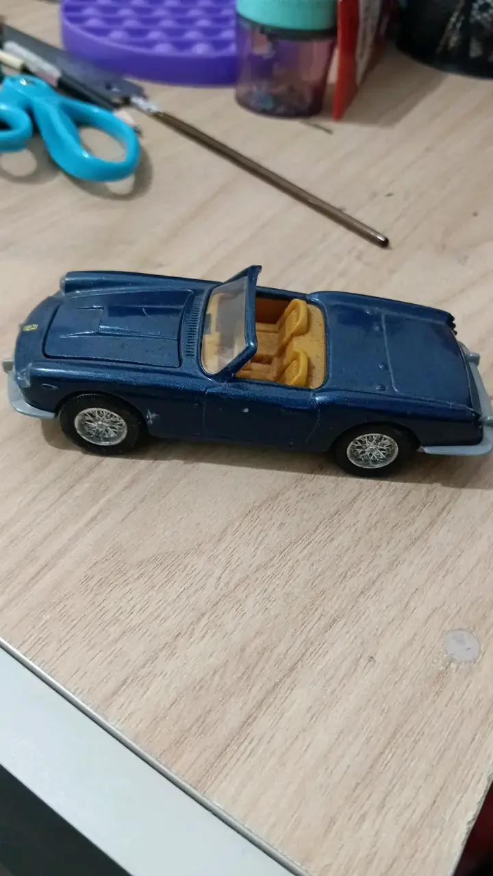 Auto de juguete clásico convertible azul - 1