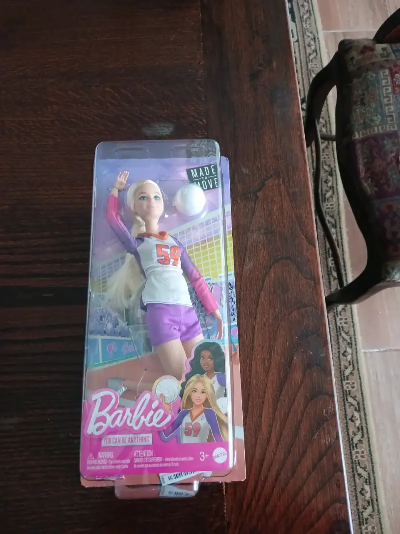 Muñeca Barbie jugadora de voleibol