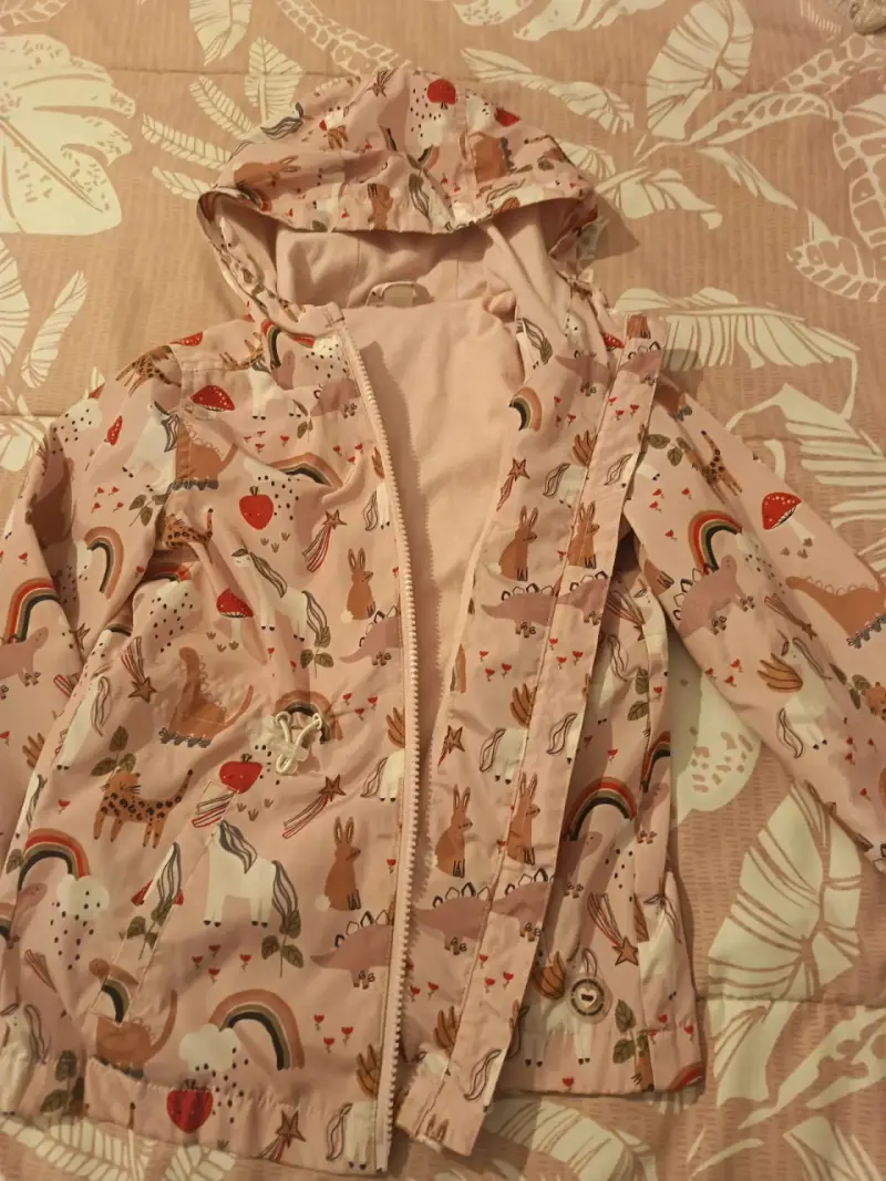 Chaqueta cortavientos infantil con estampado - 4