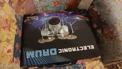 Batería electrónica portátil con pedales - miniatura 2