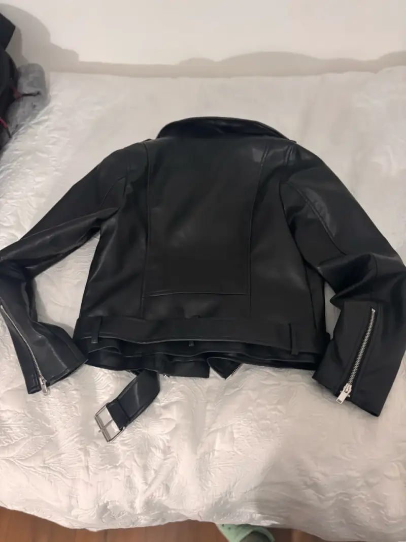 Chaqueta de cuero negra con cinturón - 3