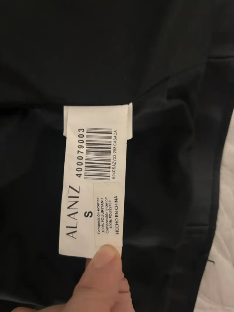 Chaqueta de cuero negra con cinturón - 4