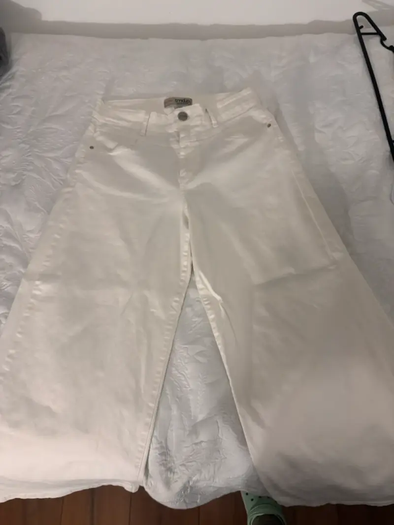 Jeans blancos de mujer marca Opposite - 1