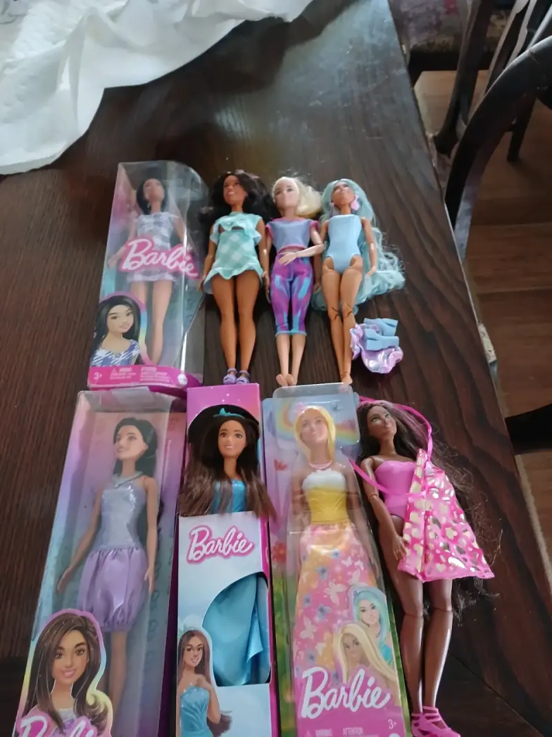 Set de muñecas Barbie variadas