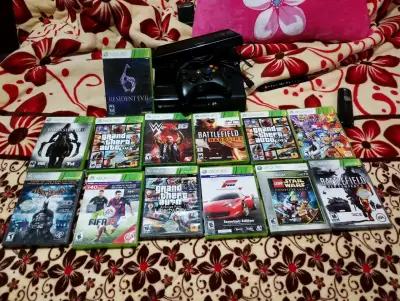 Consola Xbox 360 con 14 juegos incluidos - miniatura 1