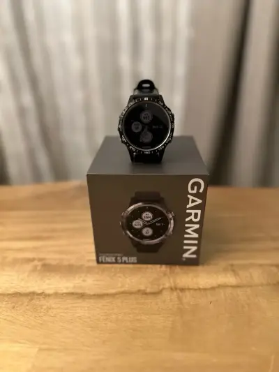 Reloj inteligente Garmin Fenix 5 Plus negro - miniatura 1