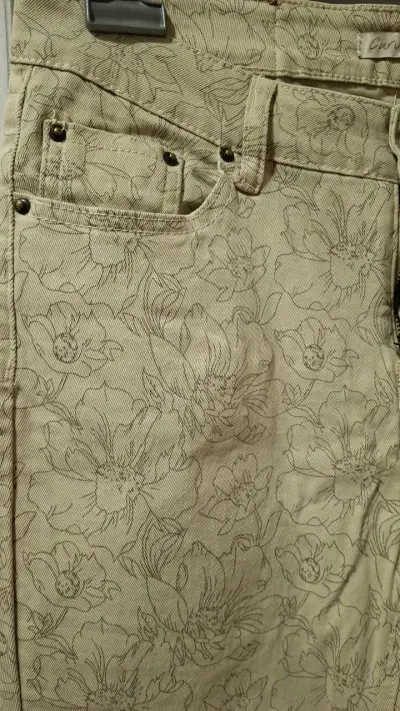 Jeans beige con estampado floral - miniatura 3