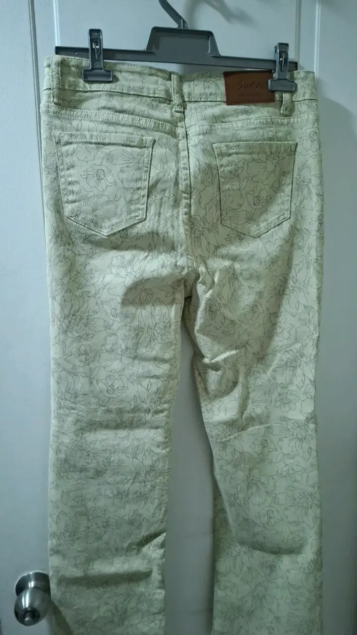 Jeans beige con estampado floral - 4