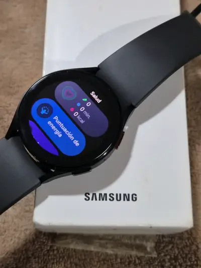 Samsung Galaxy Watch5 con cargador y caja - miniatura 3