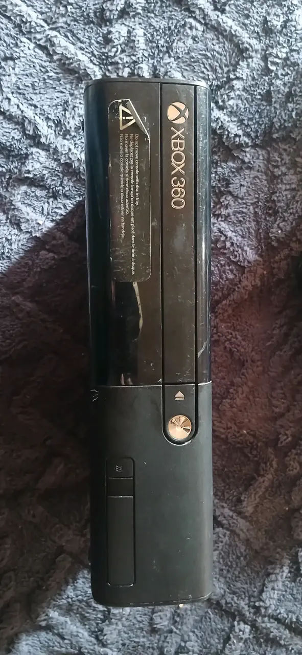 Consola Xbox 360 con juegos y accesorios - 6