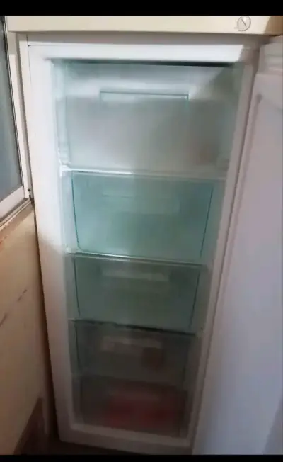 Congelador r Electrolux vertical blanco eficiente - miniatura 2
