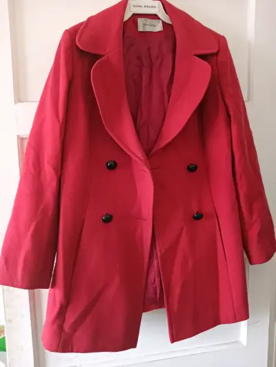 Abrigo rojo de lana para mujer - miniatura 1