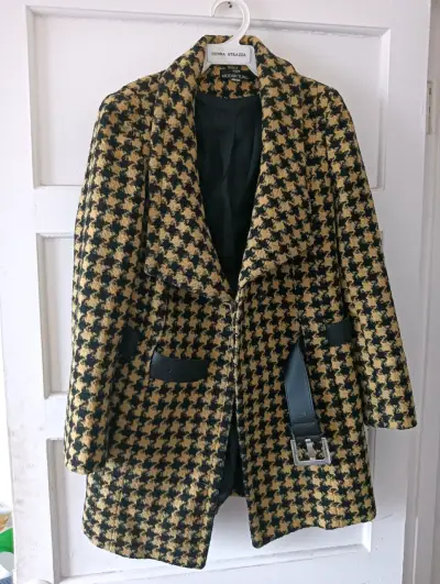 Blazer amarillo y negro - miniatura 2