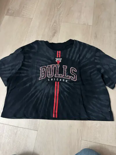 Polera negra Chicago Bulls estilo tie-dye - miniatura 1