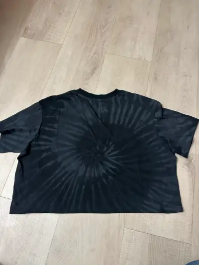Polera negra Chicago Bulls estilo tie-dye - miniatura 2