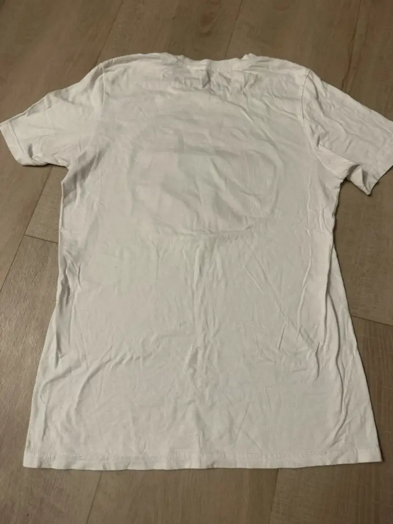 Polera Adidas blanca con diseño tie-dye - 2
