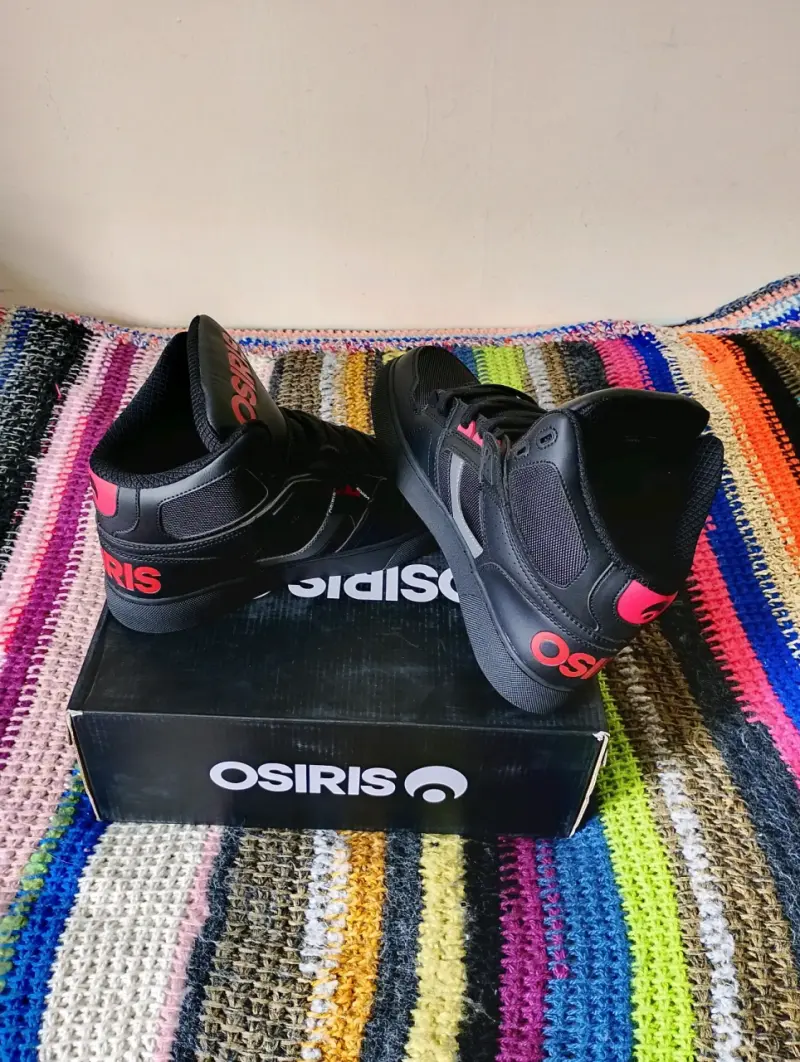 Zapatillas Osiris negras y blancas NUEVAS - 1